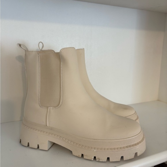 Cream Chelsea Boots - Picture 2 of 5
